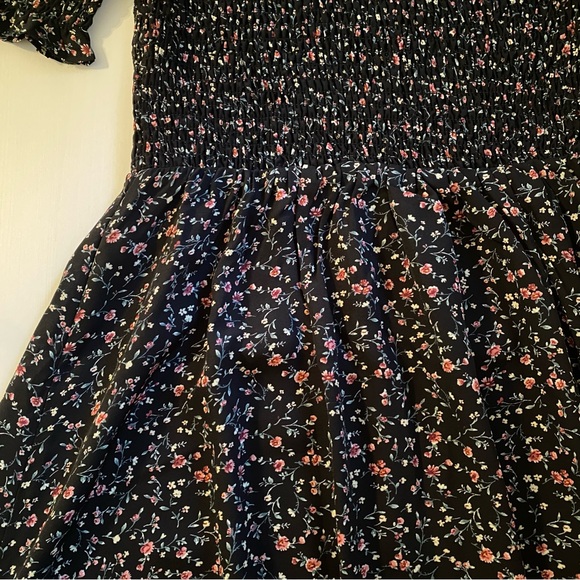 Off the shoulder dress - Picture 5 of 6